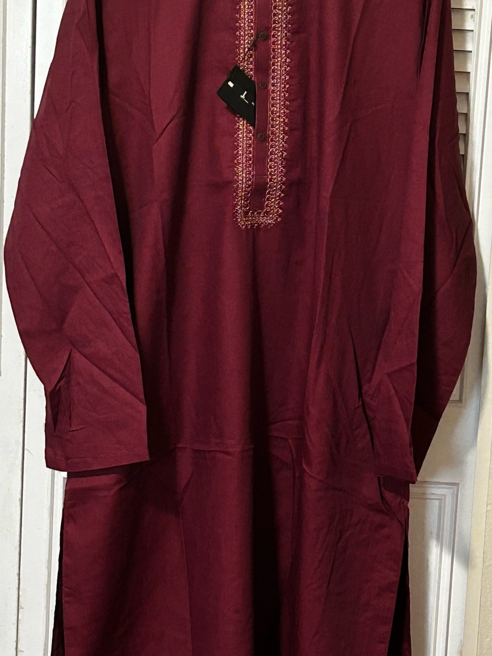 Pakistani Junaid Jamshed Men's Embroidered Maroon Kurta Shirt in M Regular Fit